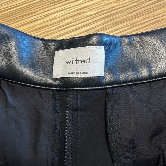 Aritzia Wilfred Limerick shorts size 0 - Picture 4 of 7